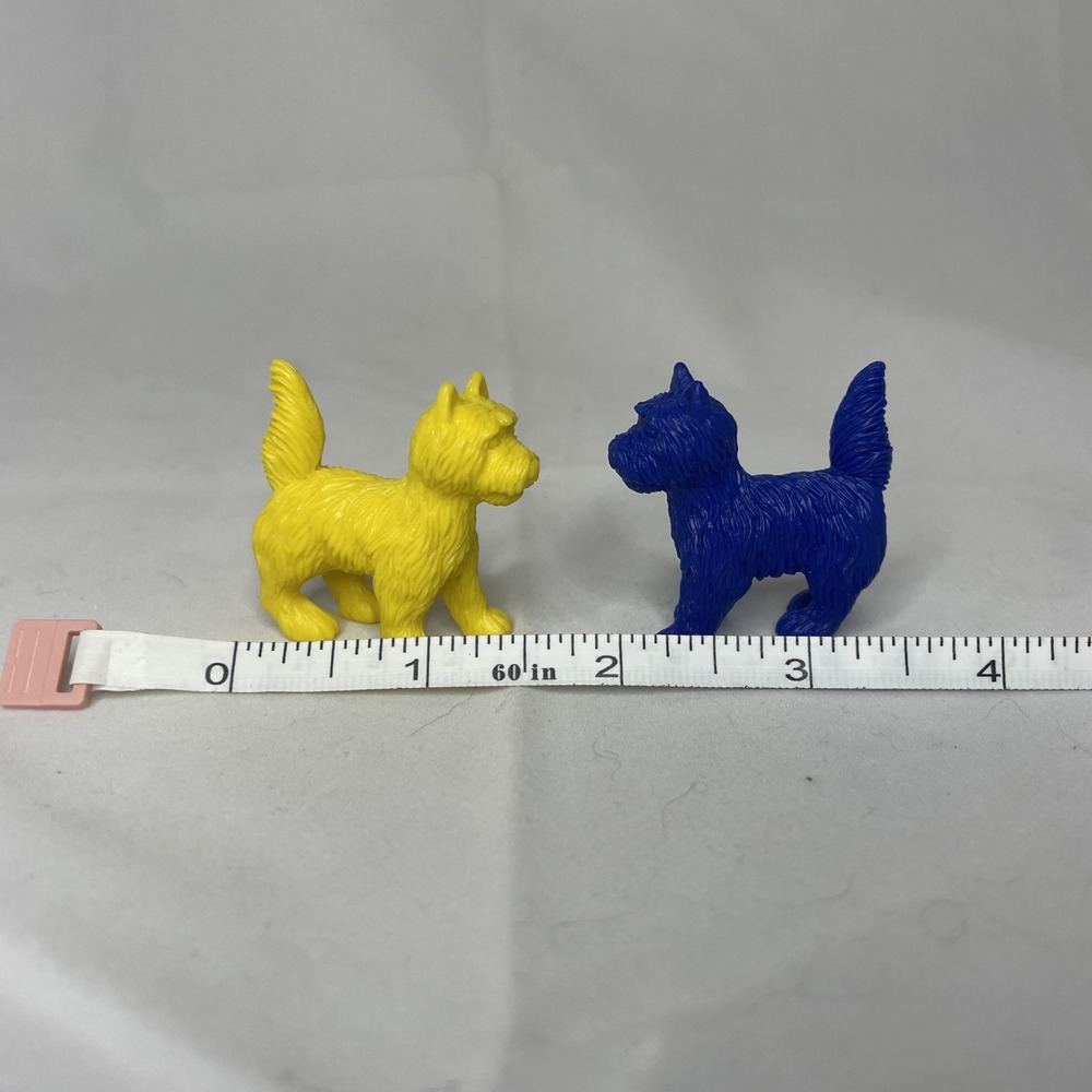 Small Plastic Blue & Yellow Scottish Terrier figures Scottie Dog Toy